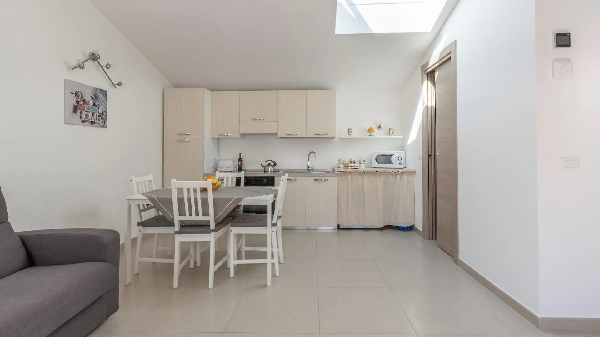 Lumar Sicilia - Quaroni Apartment Palermo 0*,  Italy